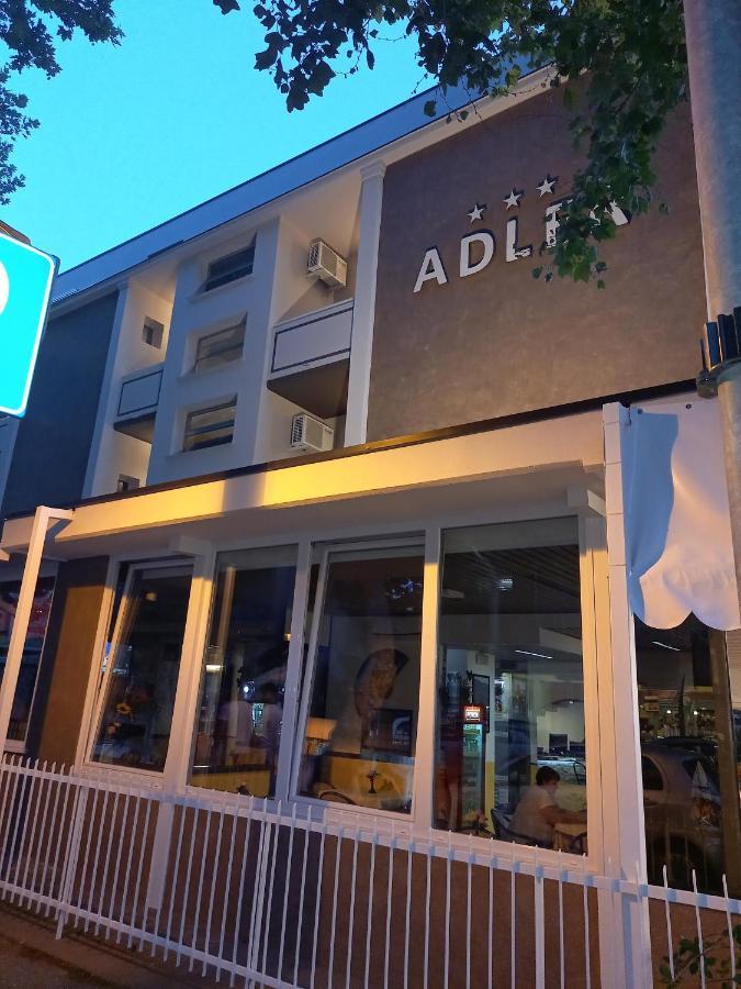 Hotel Adler Rímini Exterior foto