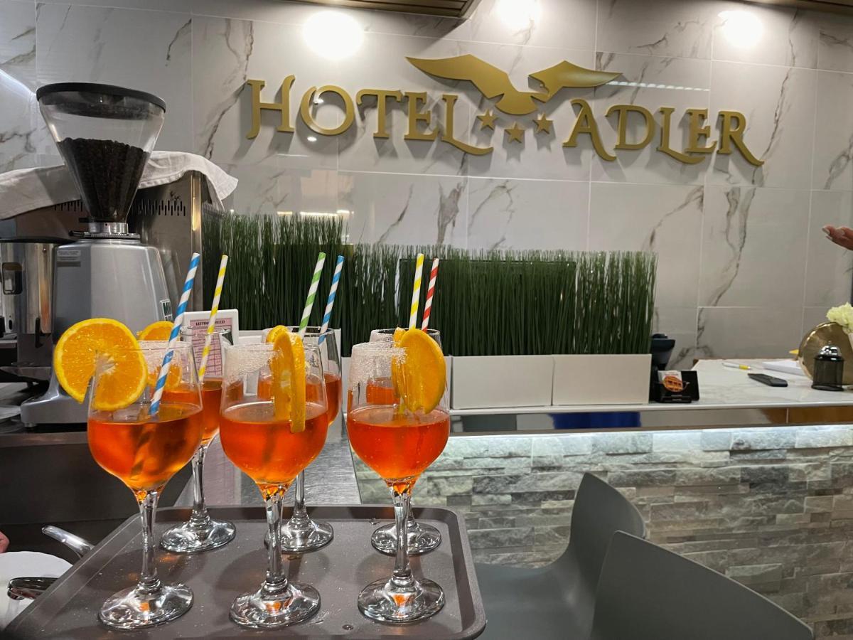 Hotel Adler Rímini Exterior foto